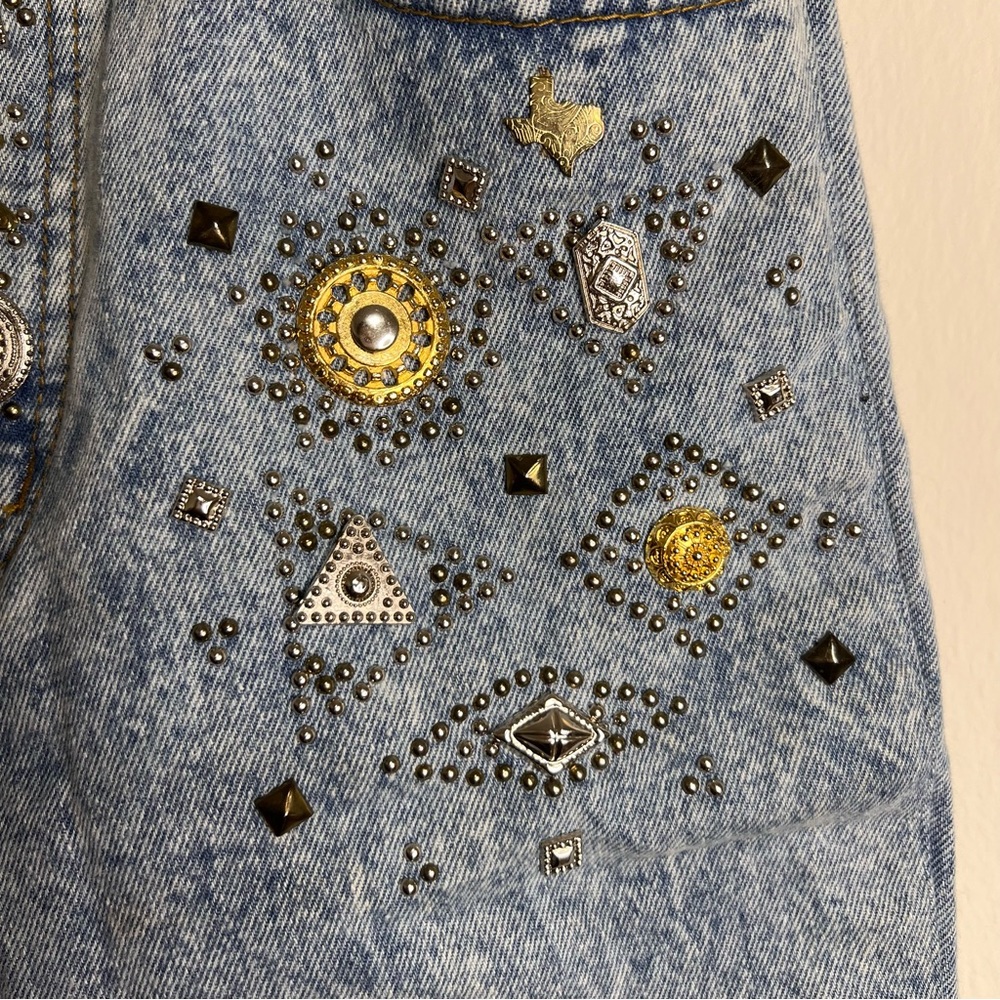 Vintage Acid Wash Dakota Blue Embellished Jeans - Picture 4 of 9